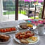 Hotel Lindo Ajijic Bed & Breakfast