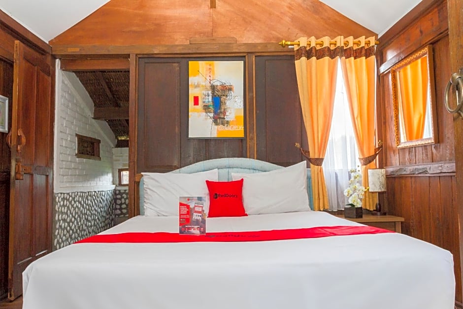 RedDoorz near Farmhouse Lembang