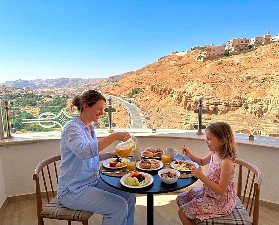 Petra Canyon Hotel