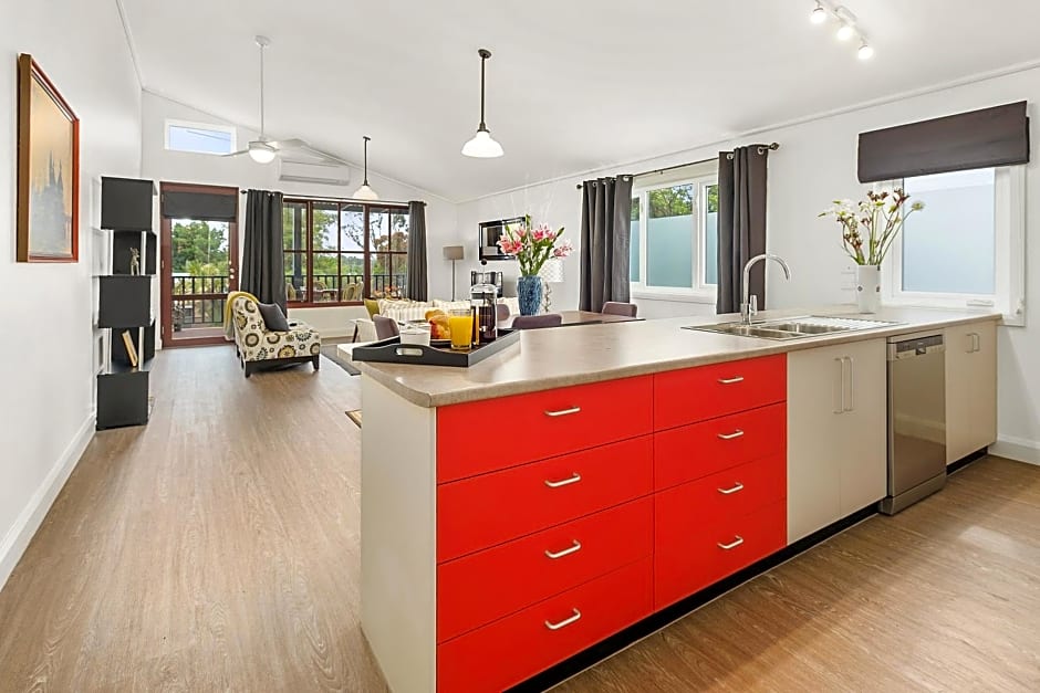 Blue Rosella on Piper