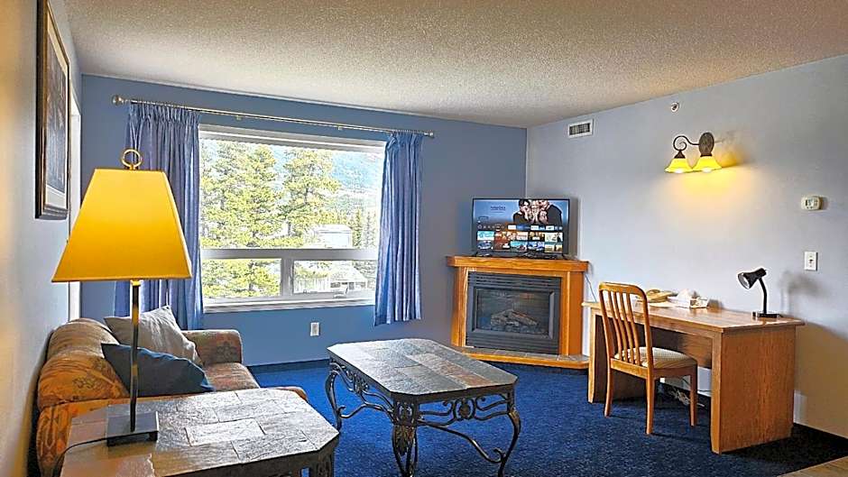 Misty Mountain Inn & Suites