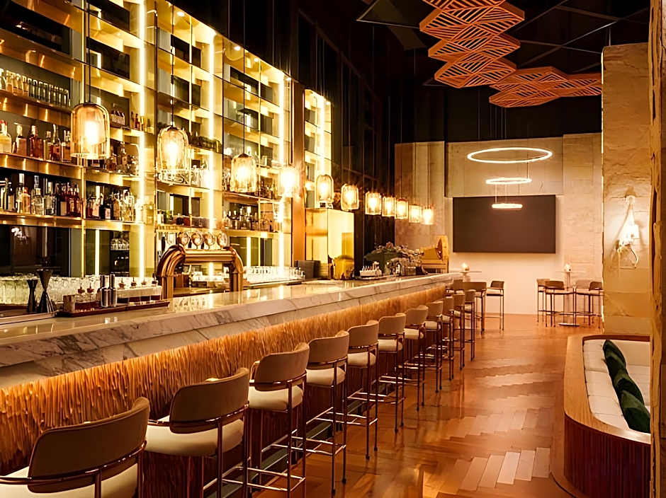 La Green Hotel & Residence