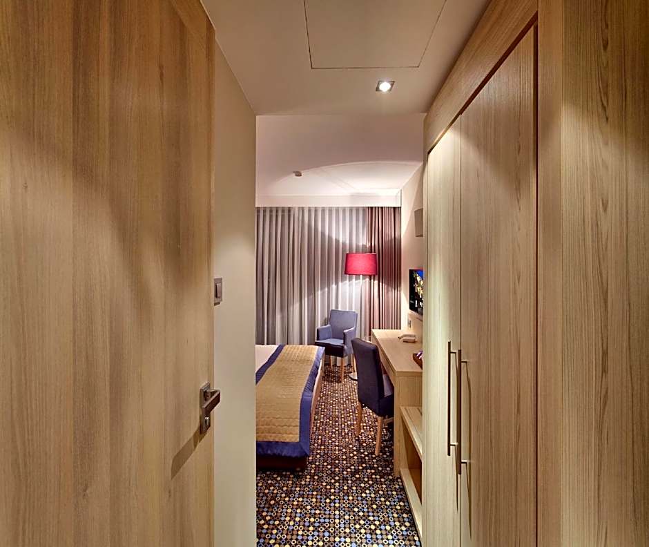 Bristol Art & Medical SPA