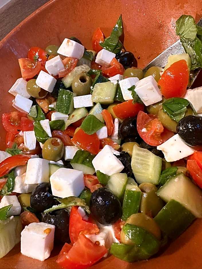 Rie's Retreat- The Gold Room