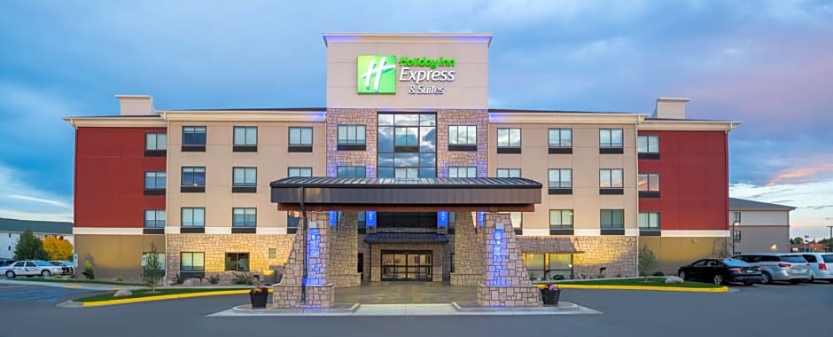 Holiday Inn Express Hotel & Suites Bismarck by IHG