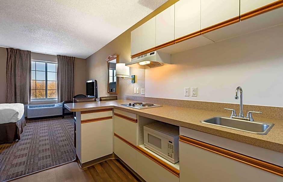 Studio 6 Extended Stay Minneapolis Airport Eagan North MN