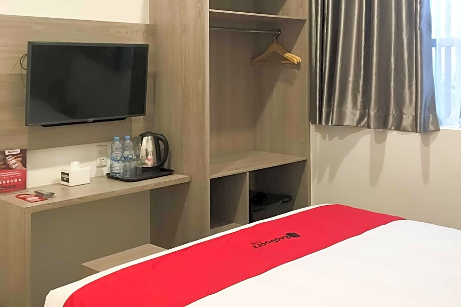 RedDoorz Plus @ Jalan Juanda Medan