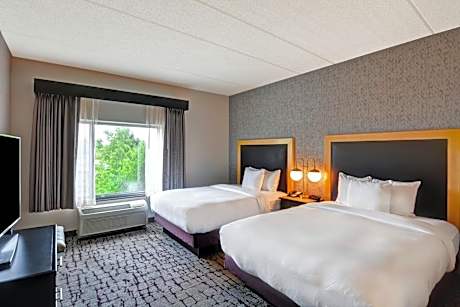 Queen Room with Two Queen Beds and Sofa Bed - Non-Smoking