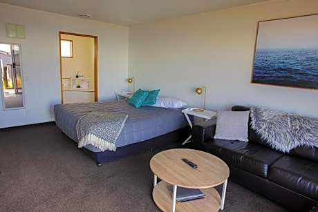 King Studio with Single Bed