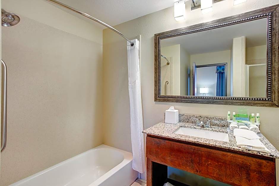 Holiday Inn Express & Suites Raceland - Highway 90 By IHG