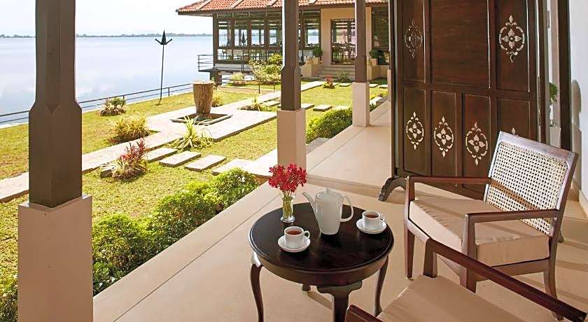 Ekho Lake House Polonnaruwa