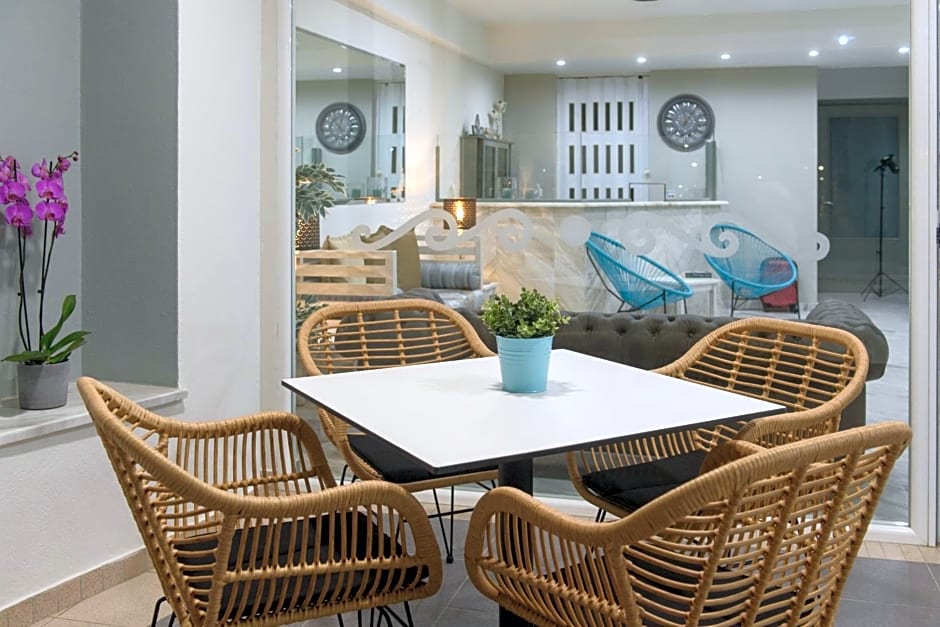 Aqua Beachfront Elegant Hotel by Ammos Hotels & Villas – Olympiaki Akti, IL