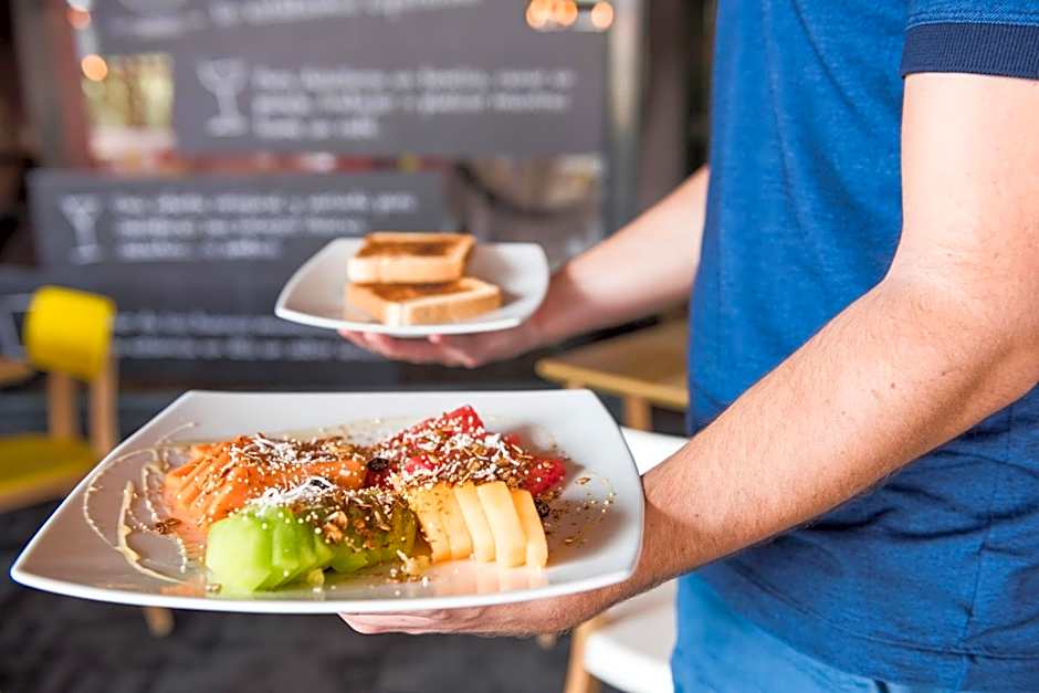 Ibis Juarez Consulado