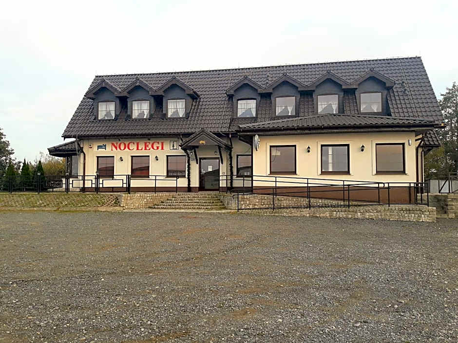 Pokoje Gościnne z łazienkami przy Wrocławiu, darmowy parking