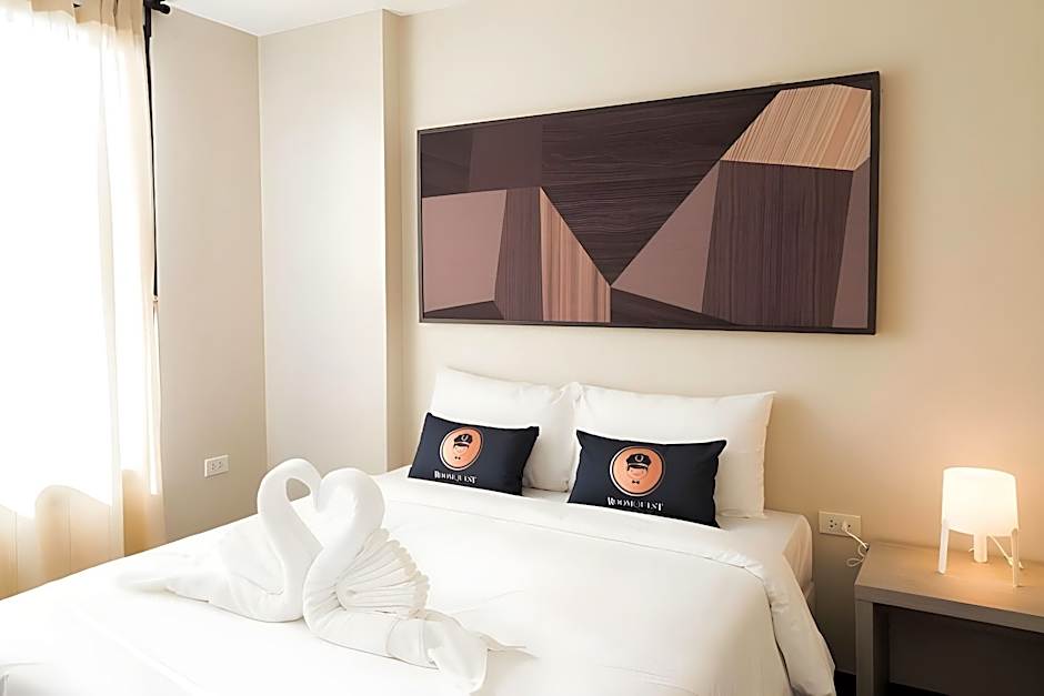 RQ Bangkok Sukhumvit 107 by Collection O