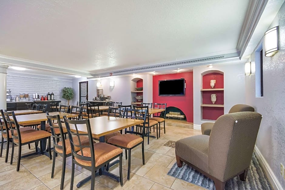 Econo Lodge Del City – Del City, OK