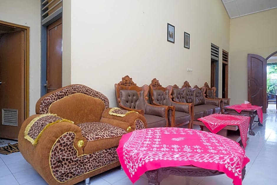 RedDoorz near Candi Ratu Boko 2