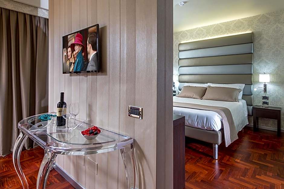 Photo 1 of 7 of Suite