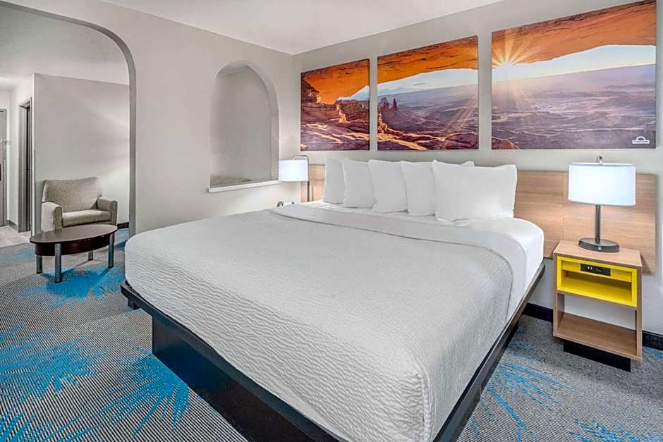 Days Inn by Wyndham Los Lunas