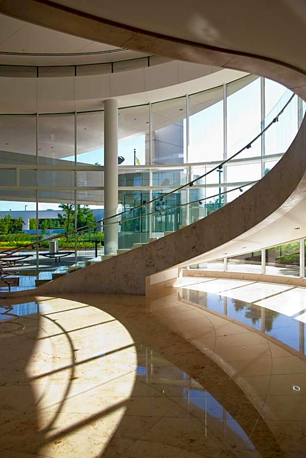 Renaissance by Marriott Schaumburg Convention Center Hotel