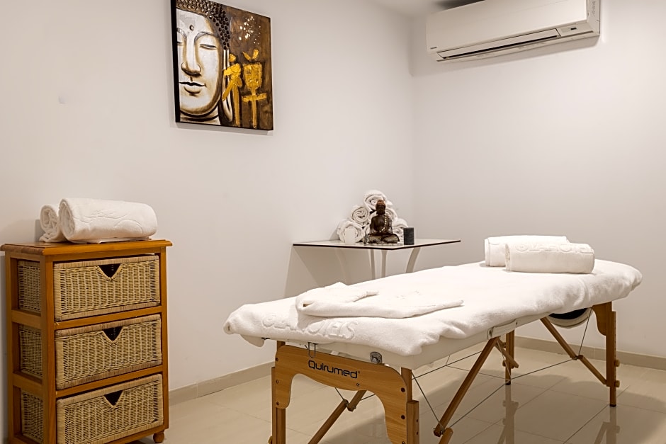 Globales Panamá - Only Adults +16