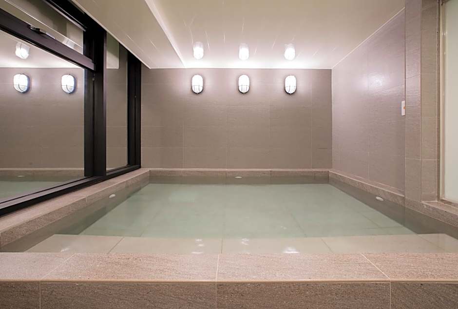 Single Inn - Kaohsiung Station