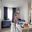 White Suite & Apartments