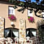 Hotel Restaurant La Creche et sa piscine interieure - Logis Hotels