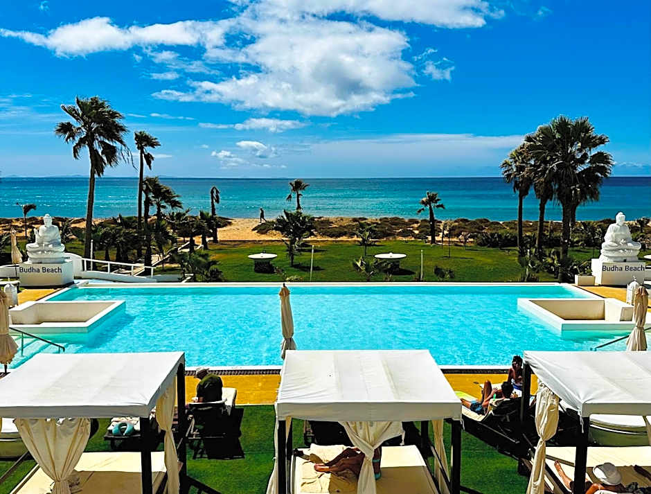 Hotel LIVVO Budha Beach