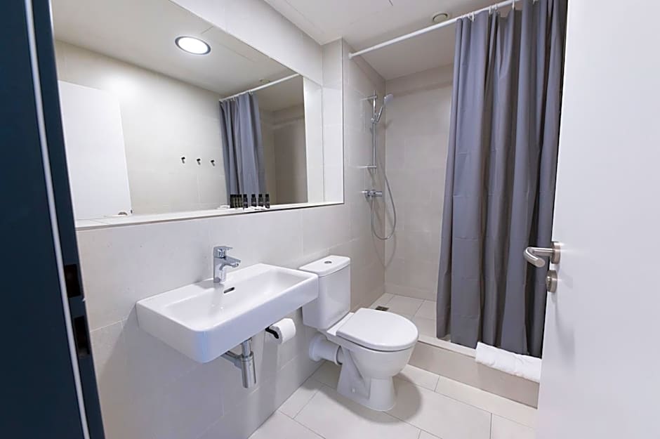 Post 120 Suites