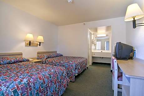 2 Full Beds |