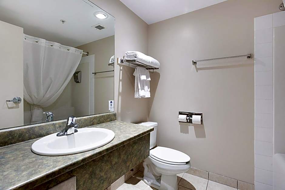Lakeview Inns & Suites - Okotoks