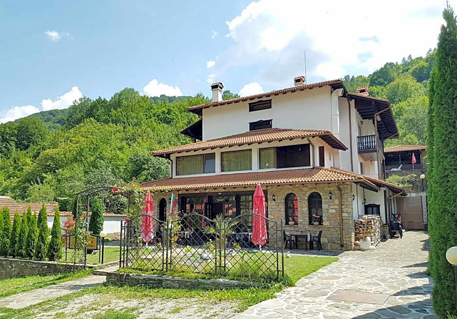 Family Hotel Chiflik Hills