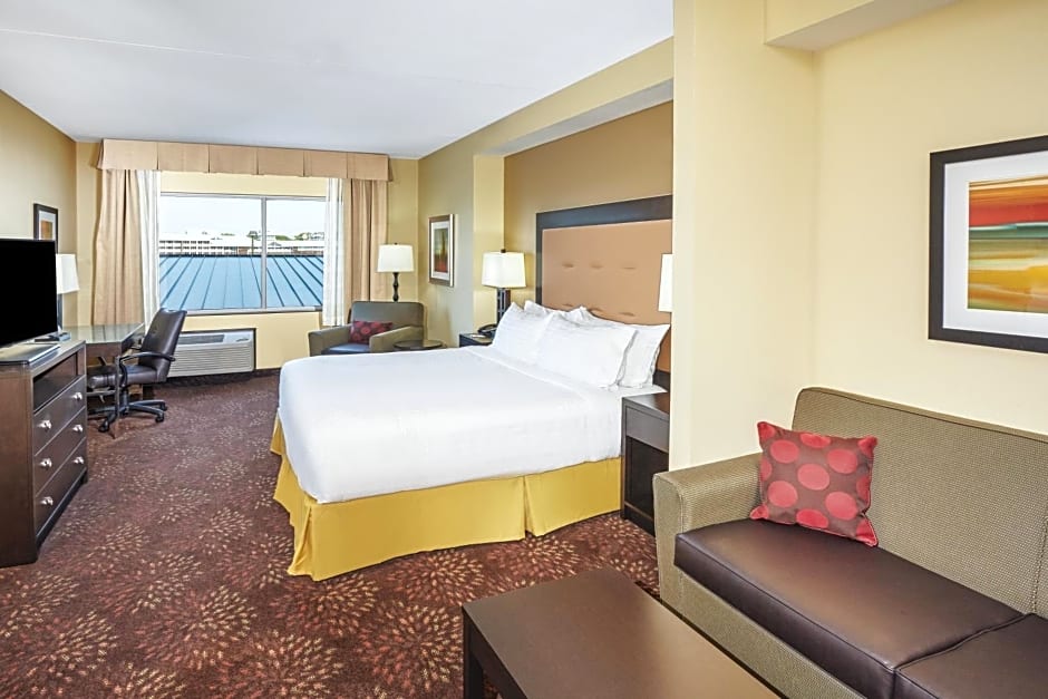 Holiday Inn Express & Suites Sandusky By IHG