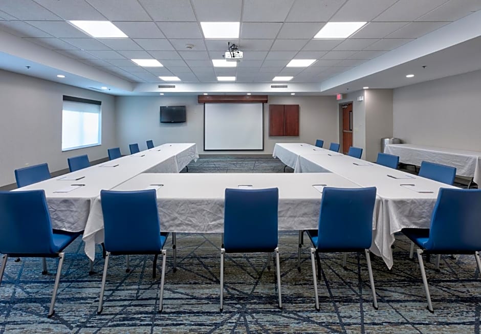 Holiday Inn Express Hotel & Suites Shakopee By IHG