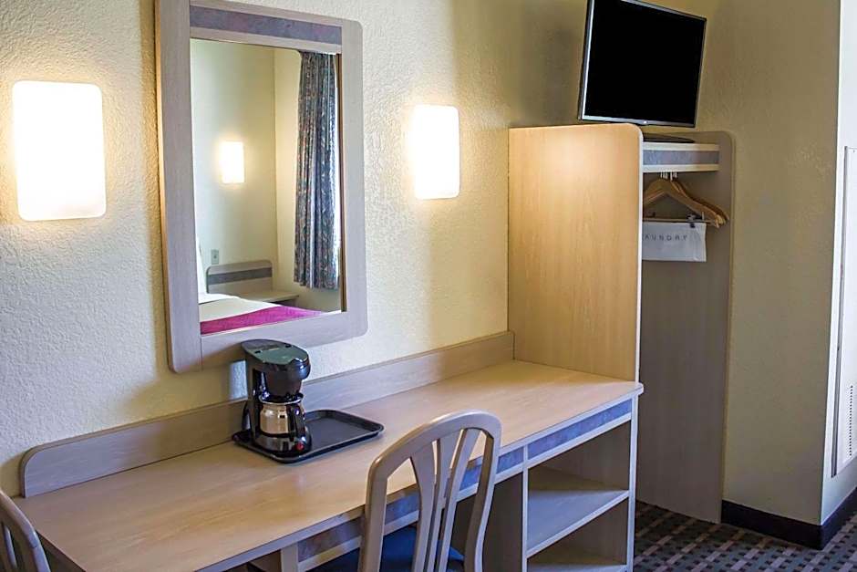 Econo Lodge Meadville