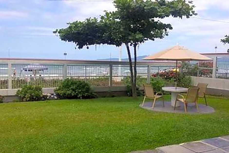 Itapema-Meia Praia- 3 quartos - Frente Mar!