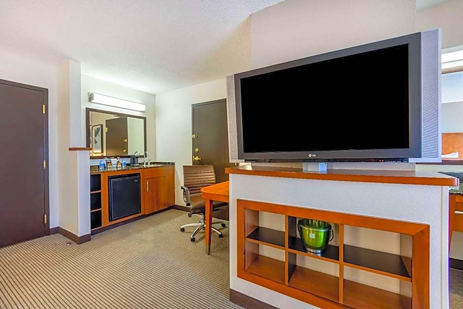 Wyndham Garden Kansas City Airport