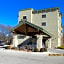 Parkwood Inn & Suites