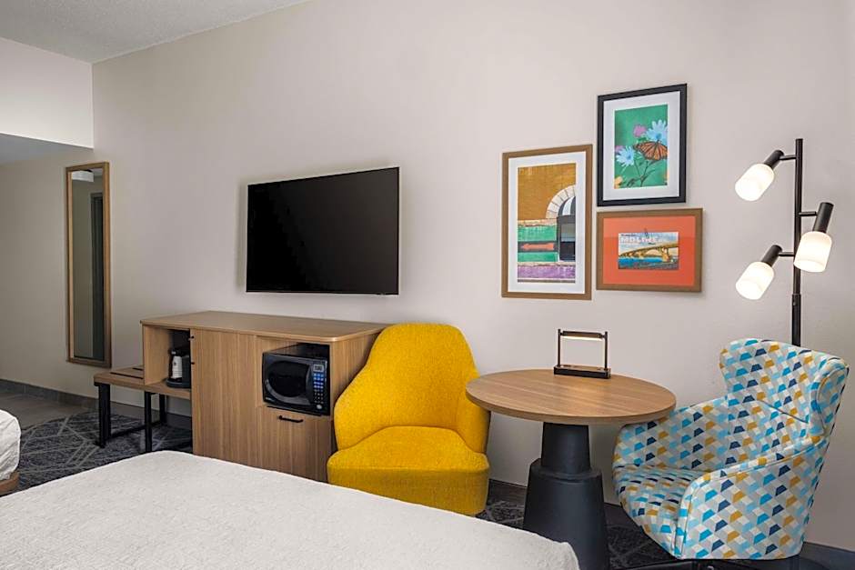 Hampton Inn By Hilton & Suites Moline-Quad City International Airport, Il