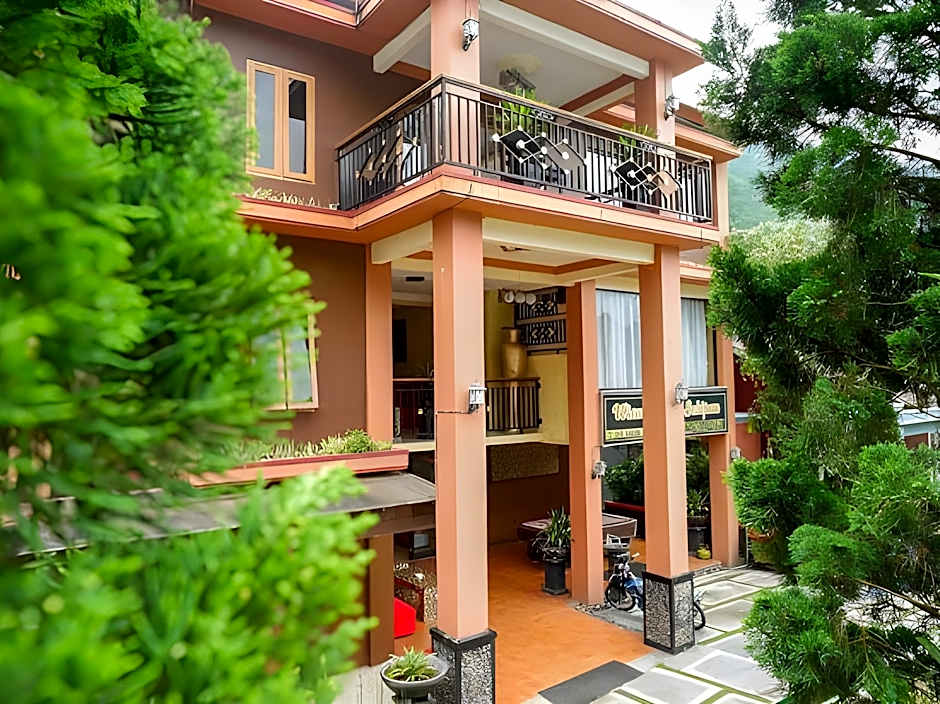 Red Chilies Hill Hotel