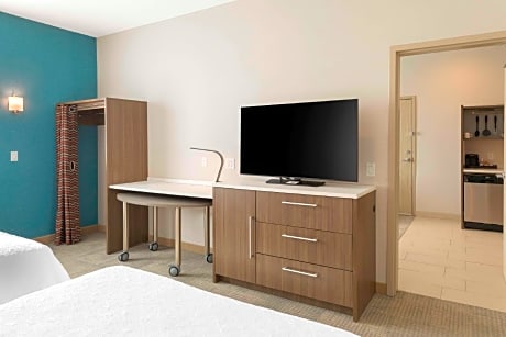 2 Queen Beds 1 Bedroom Suite Nonsmoking