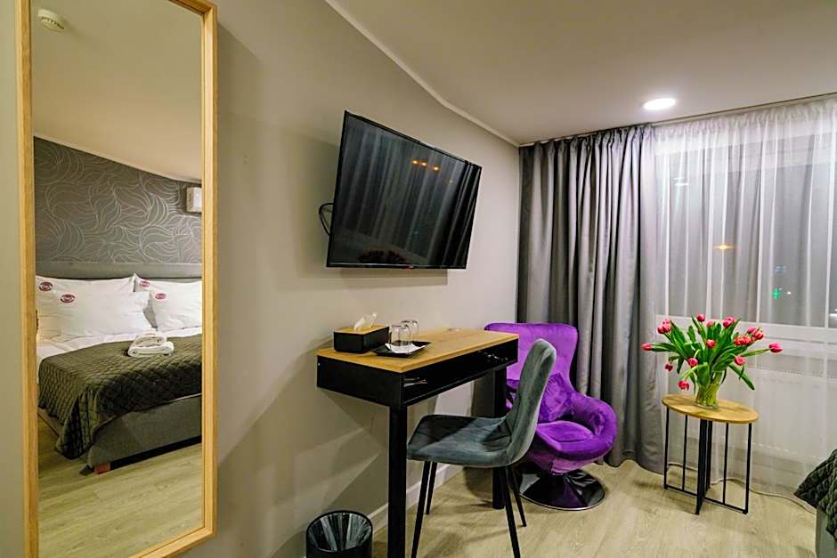 Kamienica no 111a Warsaw Airport