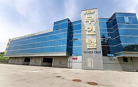 Muan New Drive In Hotel