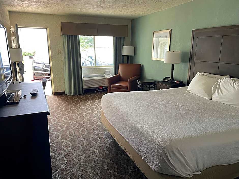 Quality Inn Clinton North