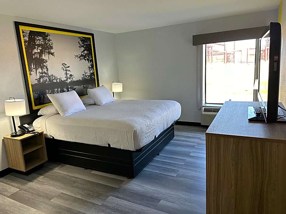 Super 8 by Wyndham Alexandria LA