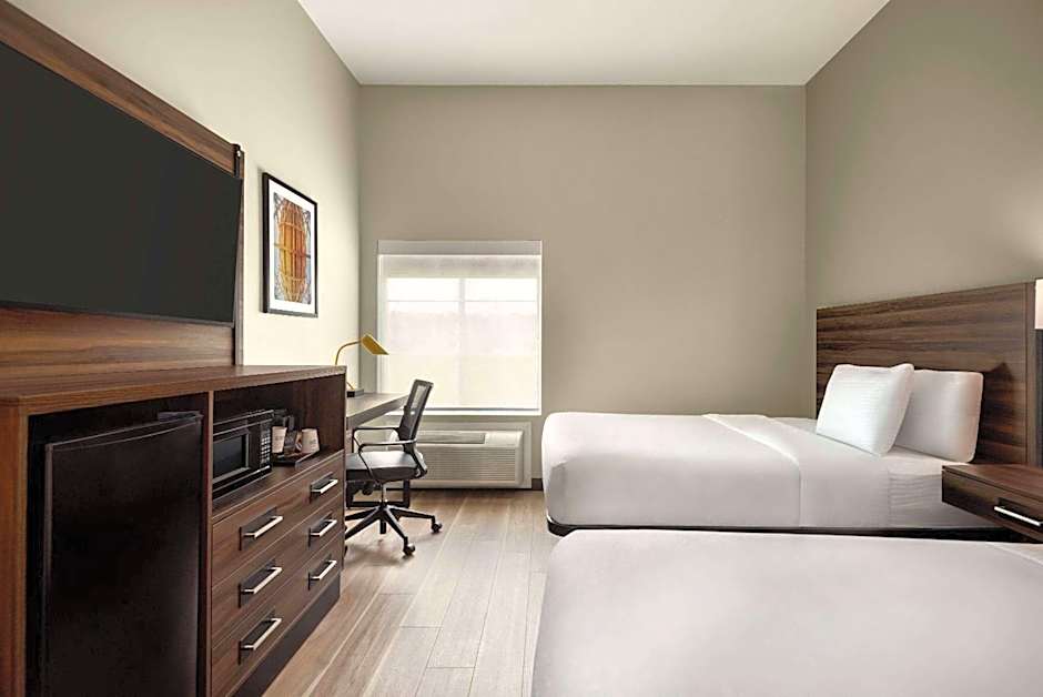 La Quinta Inn & Suites by Wyndham Gonzales