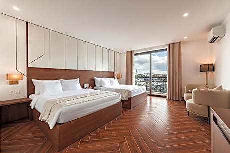 Premium Quadruple Room
