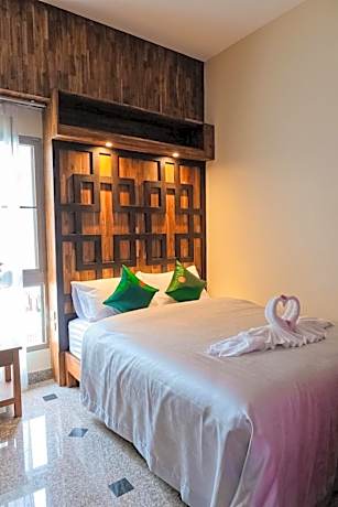 Economy Triple Room with Shared Bathroom