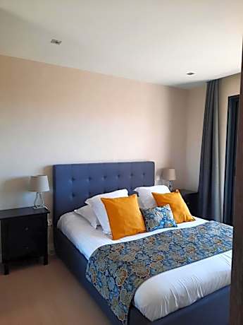 One-Bedroom Apartment with Sea View